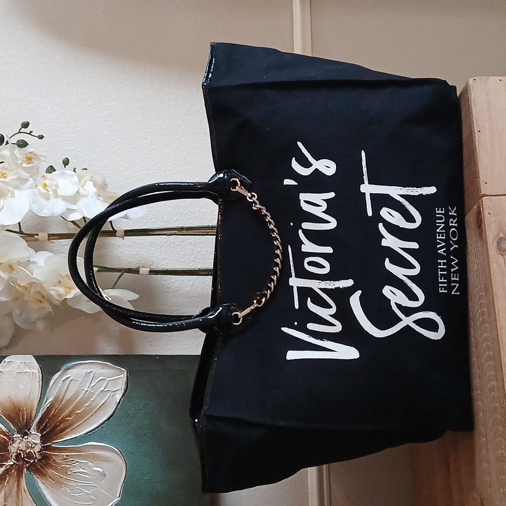 Victoria's Secret Large Fifth Avenue New York Weekender Tote Bag - Picture 3 of 17